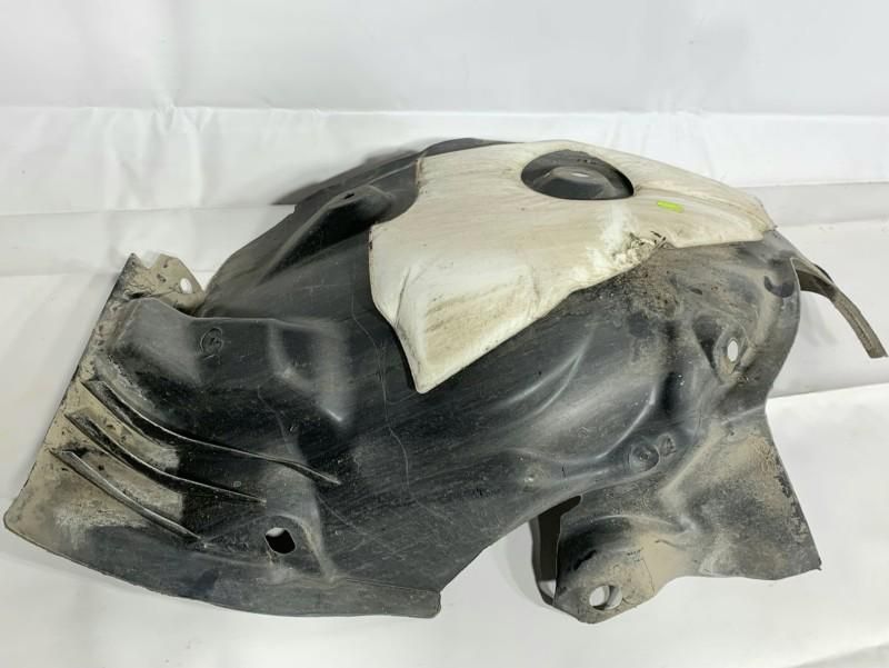 Carenaj roata stanga fata Renault Megane 3 facelift 638430101R Hatchba
