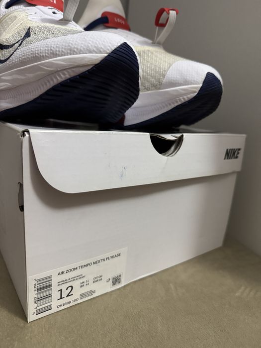 Adidasi nike Air Zoom Tempo NEXT% FlyEase.