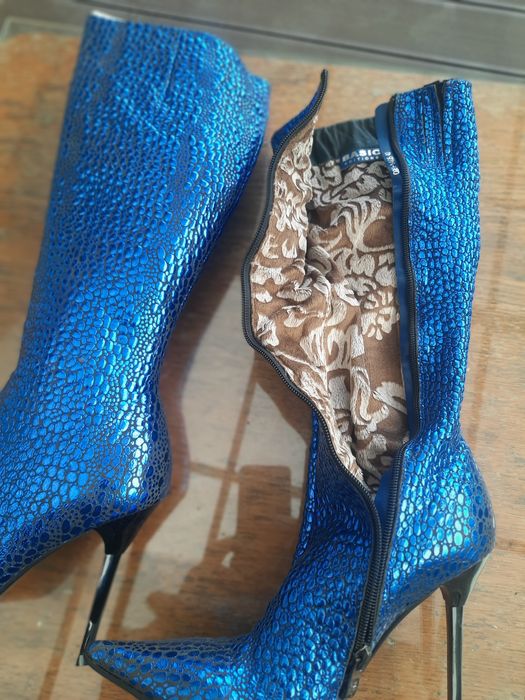 Женские сапоги. Распродаже