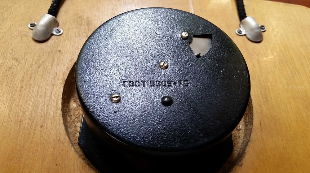 Стар механичен съветски стенен часовник Маяк, с ключ, Made in USSR