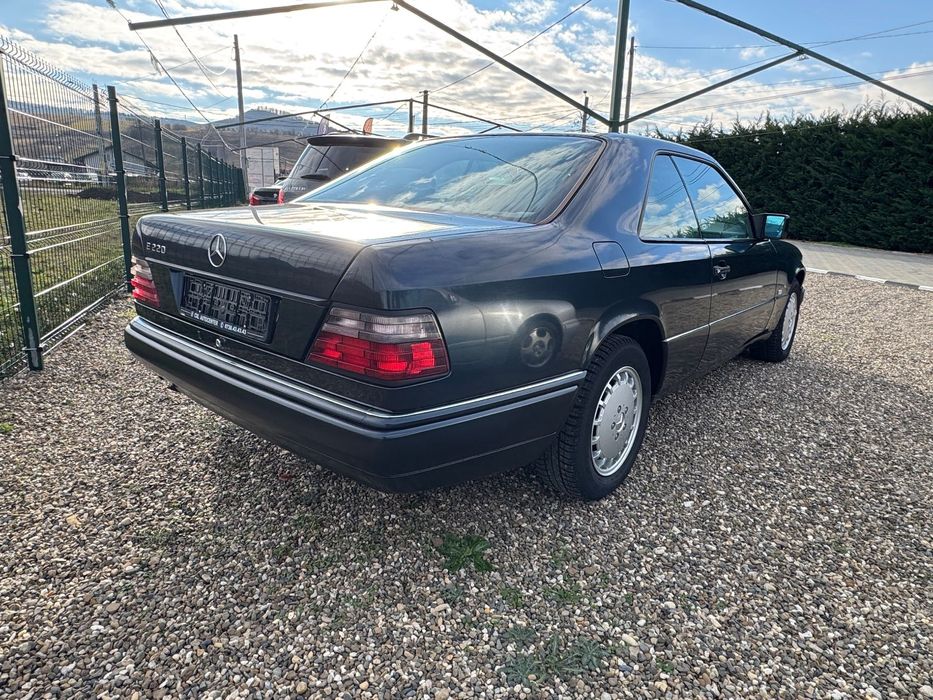 Mercedes-Benz W124 E220 Coupe W124 - 69.000 km - Unic Proprietar