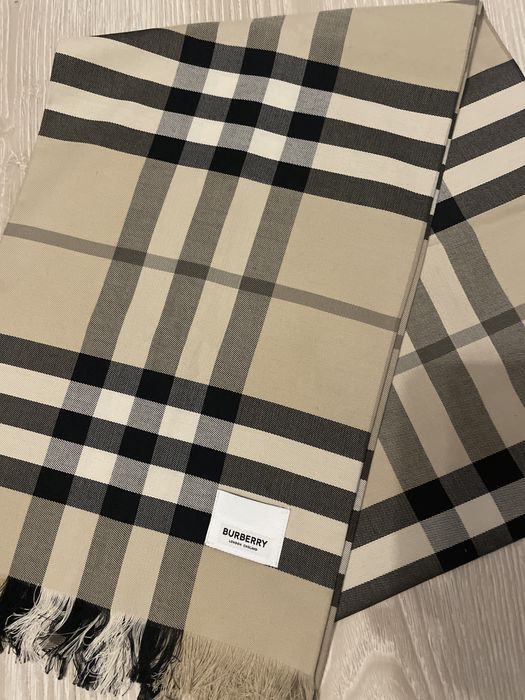 Esarfa burberry (dama/barbati)