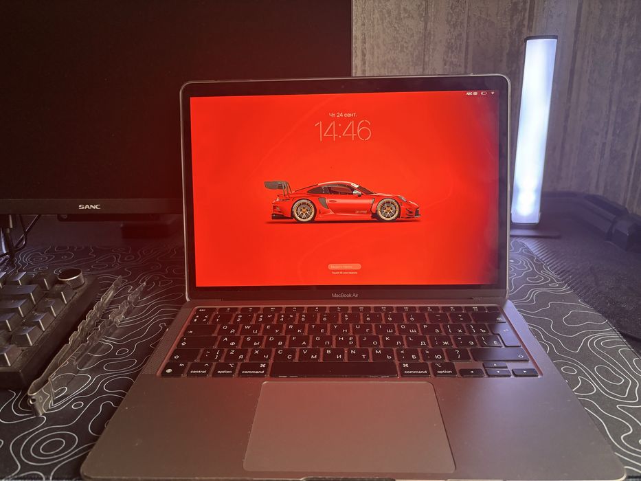 Продам Macbook air 13 M1
