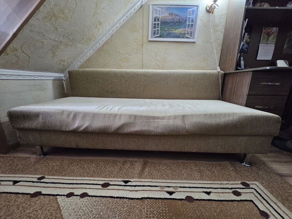 Срочно продам диван