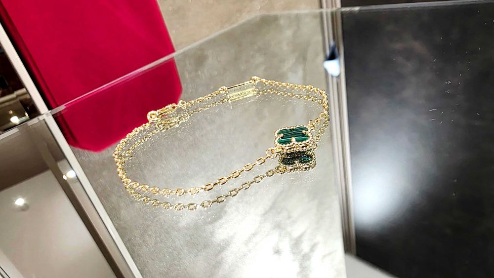 Van Cleef & Arpels VCA Gold Malachite Sweet Alhambra Дамска Гривна