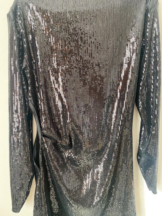 Элегантна  черна  рокля с пакйети  Zara /XL/