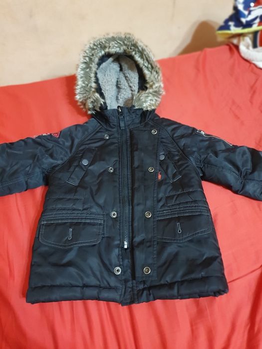 Куртки на мальчика.