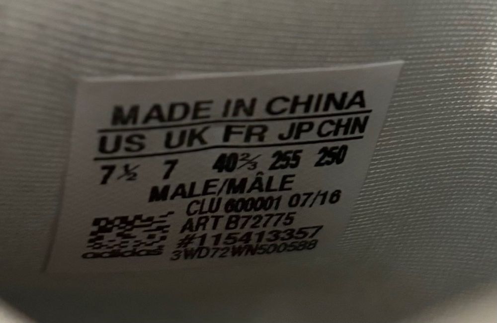 Adidasi originali in cutie