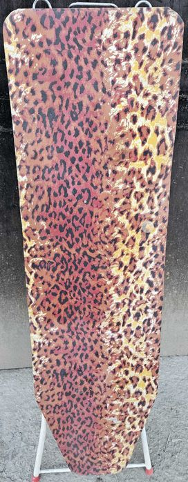 Гладильная доска.  Район 1000 мелочей