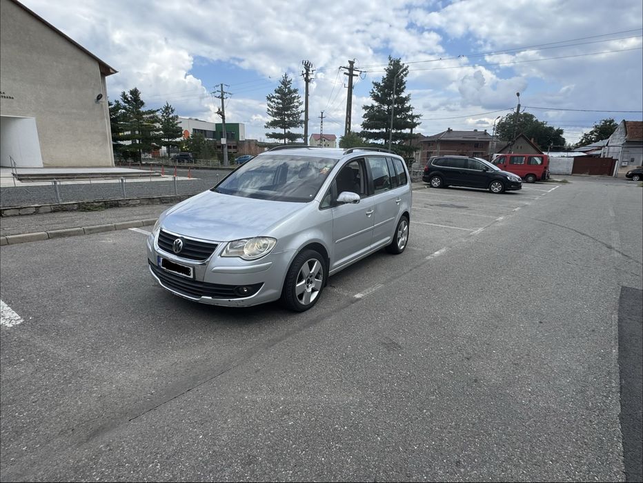 Vand Volkswagen Touran facelift in stare impecabila