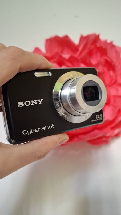 Компактен дитален фотоапарат Sony Cybershot DSC-W215