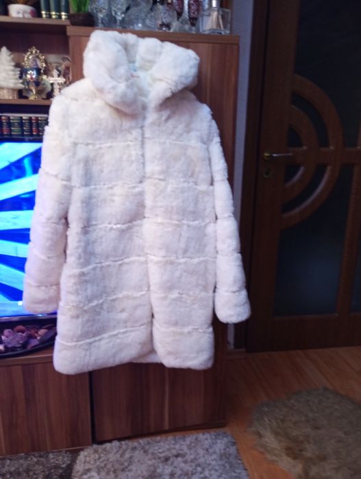 Haina blana artificiala