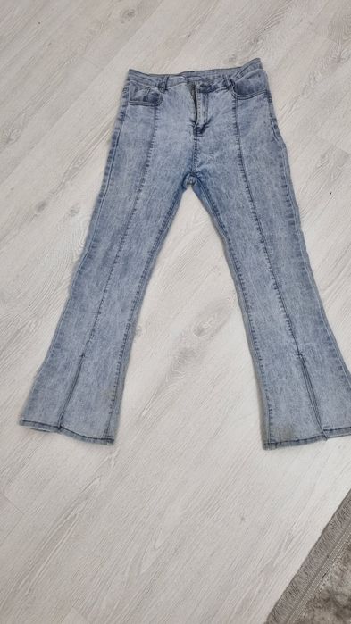 Разбираю гардероб.