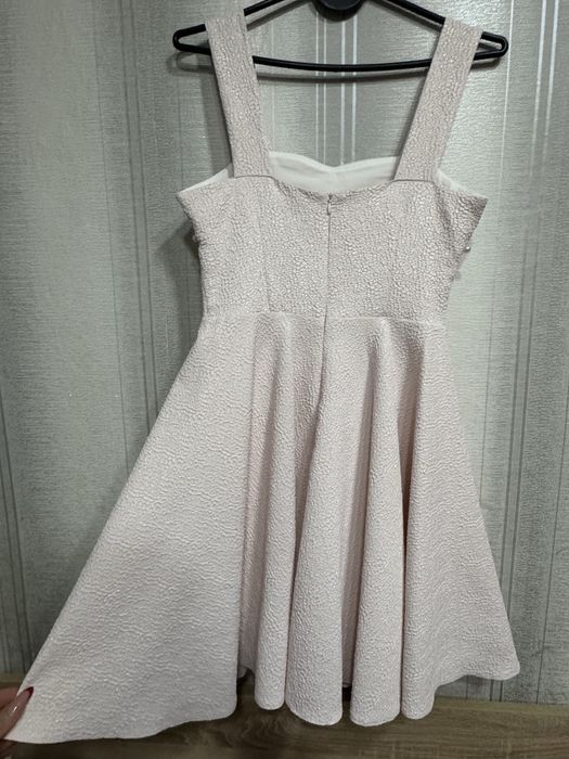 Официална рокля на Lucy