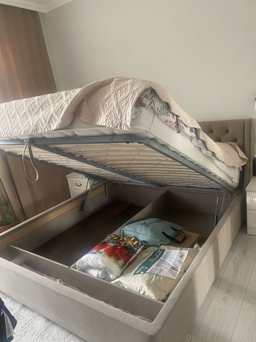 Продам двуспальную кровать