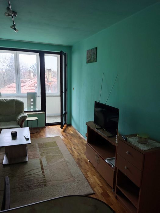 Собственик отдава под наем Двустаен апартамент в кв.Левски 1