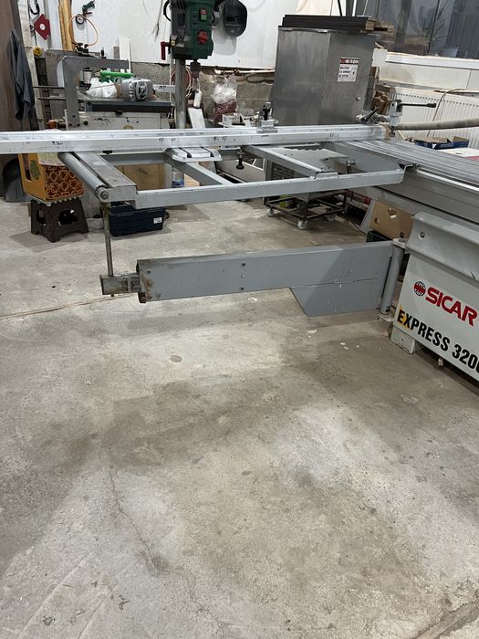 Vand circular cu incizor Sicar 3200 in stare de functionare, primul pr