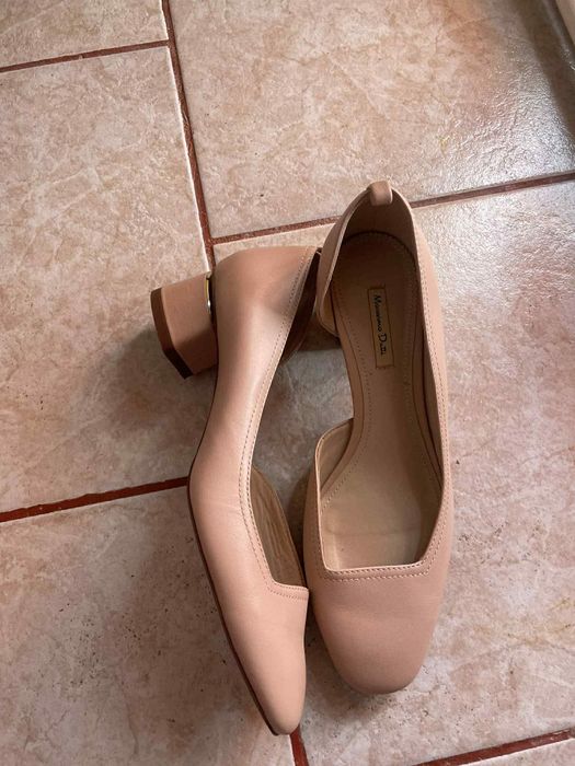 Vând pantofi mărimea 39