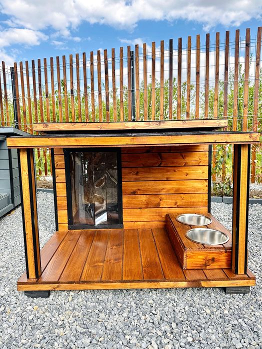 Cușcă pentru câine de lux cu terasă și acoperiș plat