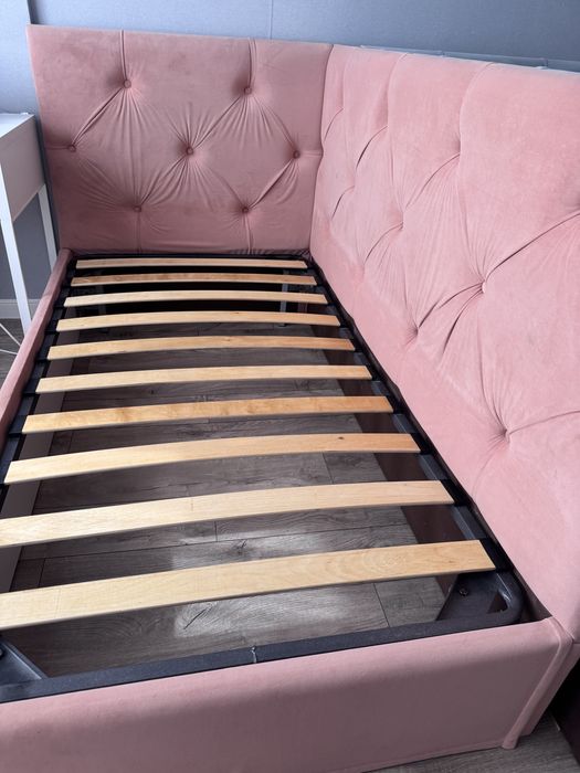 Кровать детская (2 штуки)