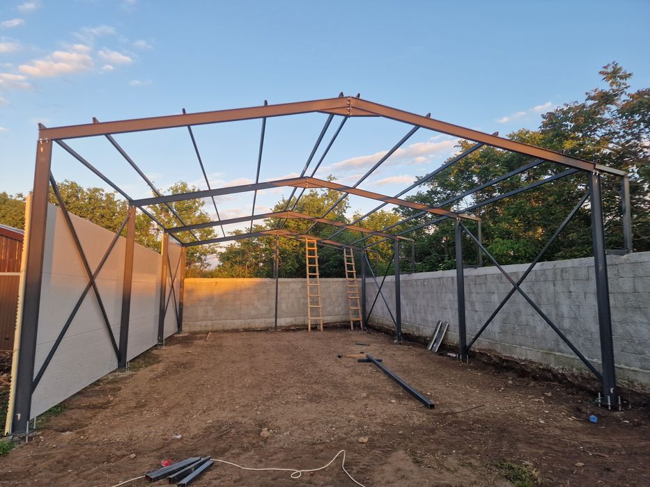 Vindem hale metalice mărimi diferite