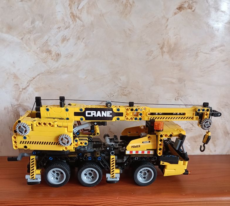 Игрушечный авто-кран CaDA