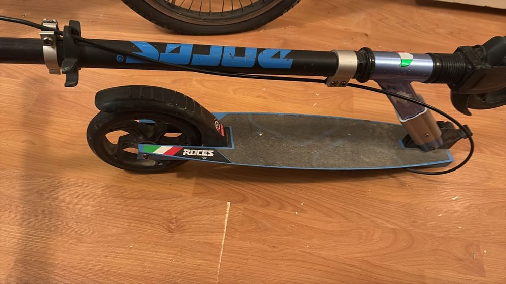 Продам самокат Roces