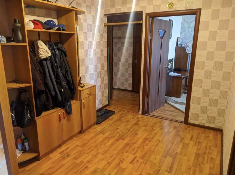3 комнатная квартира. 20 мкр.