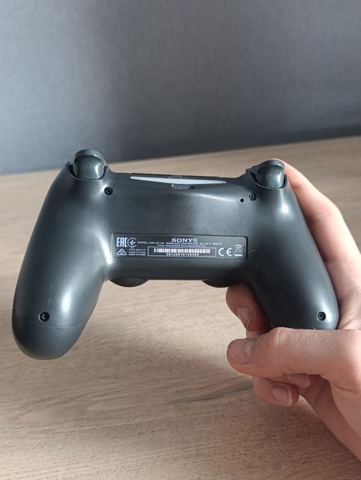 Продам playstation 4 slim на 500гб