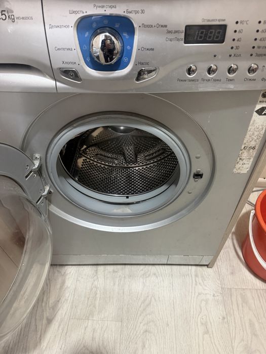 Продам машинку автомат LG б/у