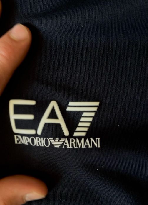 Оригинальная одежда Armani
