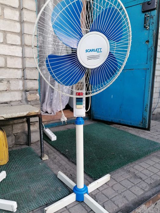 Вентилятор отличный напольный