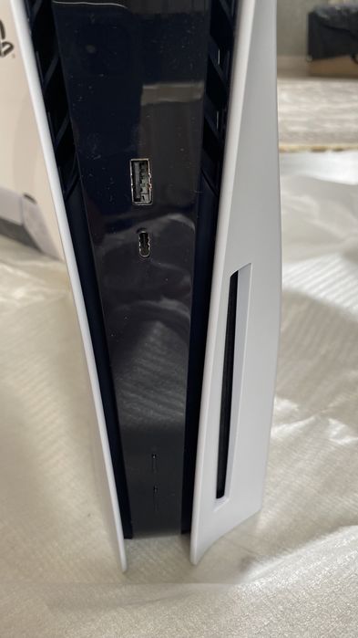 Продам новую Play Station