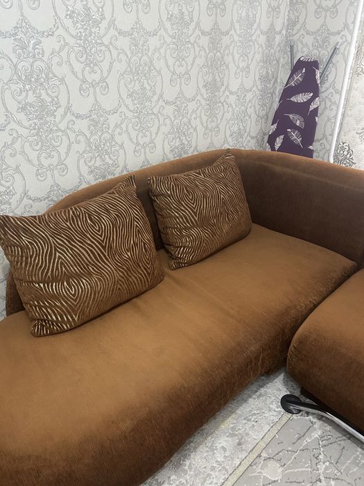 Продается !!! ДИВАН С КРЕСЛОЙ.