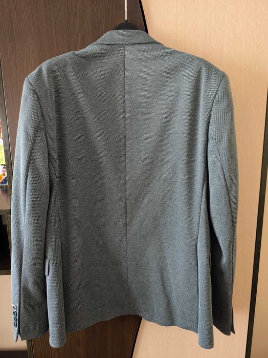 Сако. Размер М. Перфектно състояние.