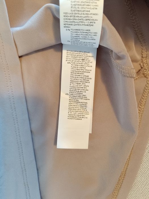 Tunică Intimissimi cu dantelă și penaj