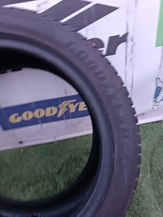 225.45.17 2x Continental 2x Goodyear