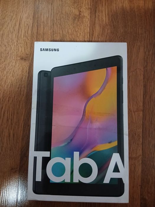 Vând tableta samsung tab A