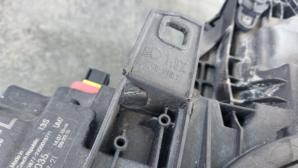 Ляв фар Ауди А6 2015