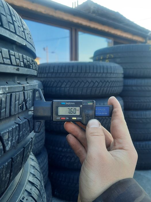 4 Броя 235/65/19 Pirelli 7,6мм