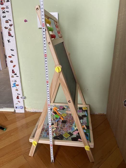 Двустранна дървена магнитна дъска с българската азбука, цифри - 66 см.