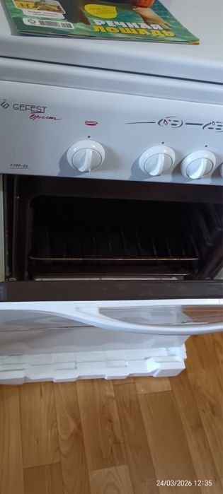 Продам газовую плиту