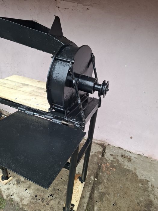 Vând moara cu ciocanele