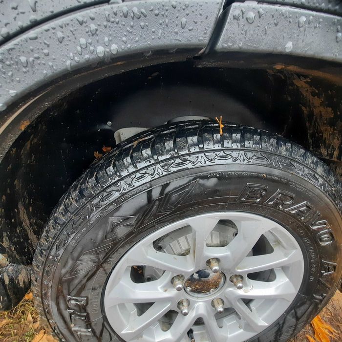 Продам ниву шевроле с прицепом