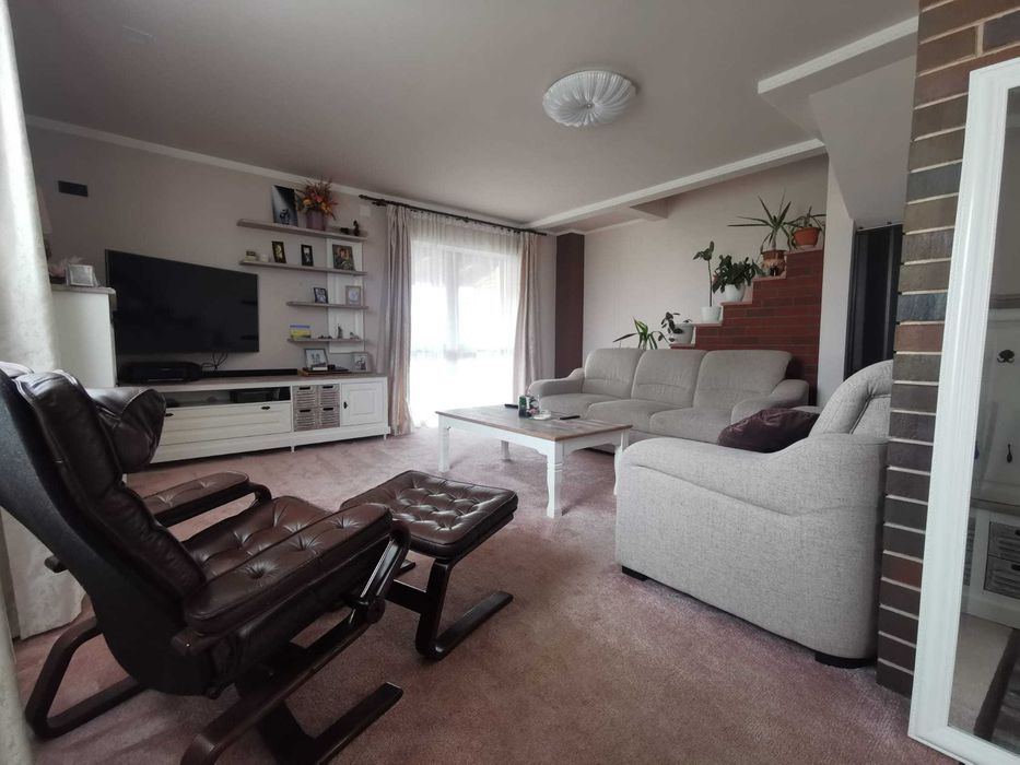 Casa de vânzare tip duplex