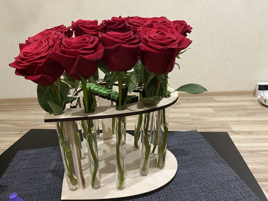 Продам Вазу  для цветов.