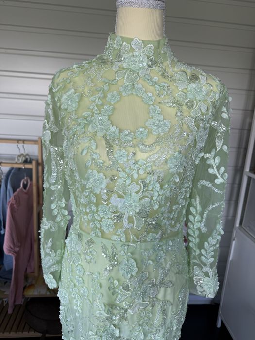 Rochie dantela verde cu broderie M noua
