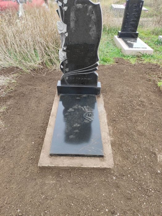 Выполним уход за могилой вместо вас.