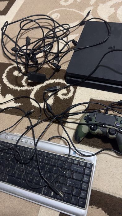 Ps 4 disponibil.
