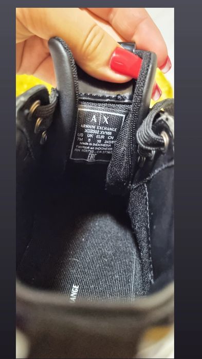 Tenisi armani, o singura purtare. Mărimea 38